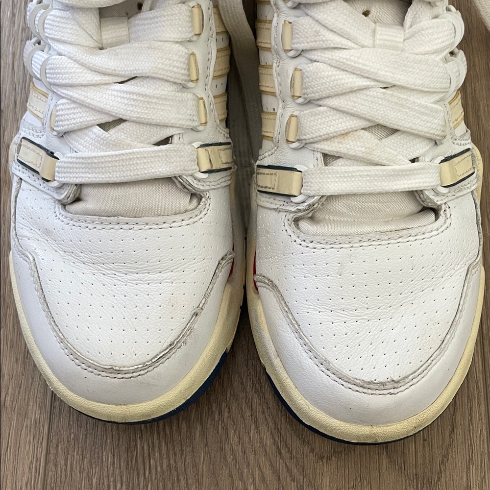 K-Swiss White and Red Sneakers - Picture 6 of 12
